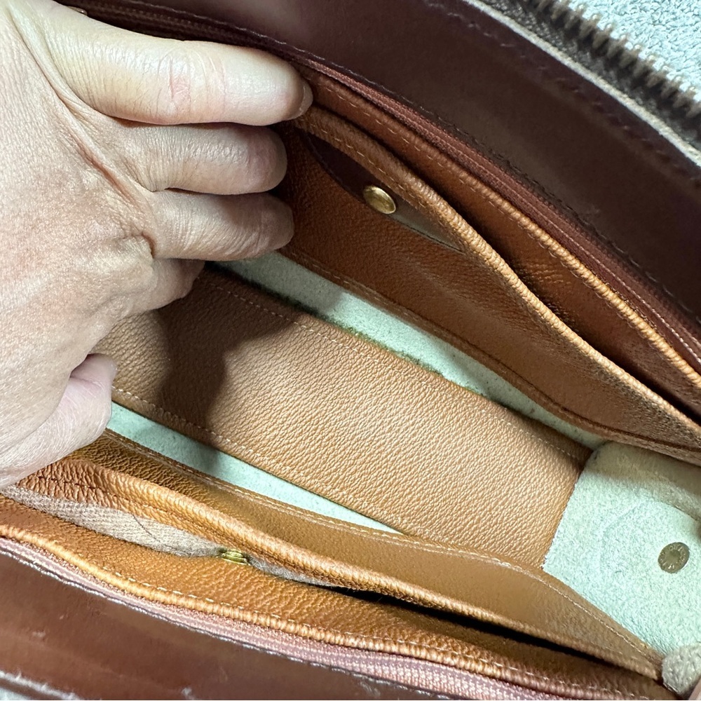 Dooney & Bourke Vintage Ivory Brown Leather Crossbody Bag Classic Zip Top - Picture 15 of 16